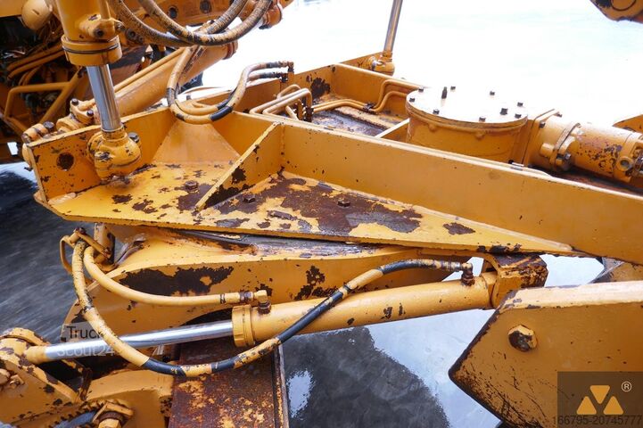 Grader Mitsubishi MG300