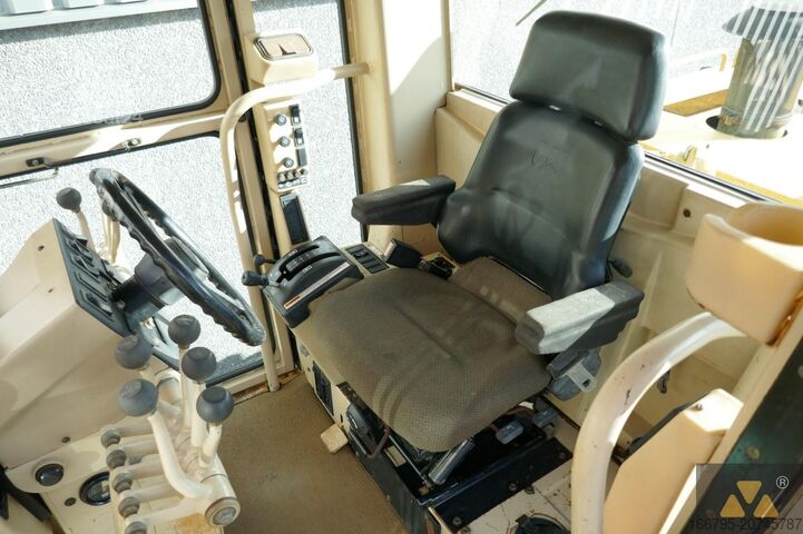 Grader Caterpillar 135H