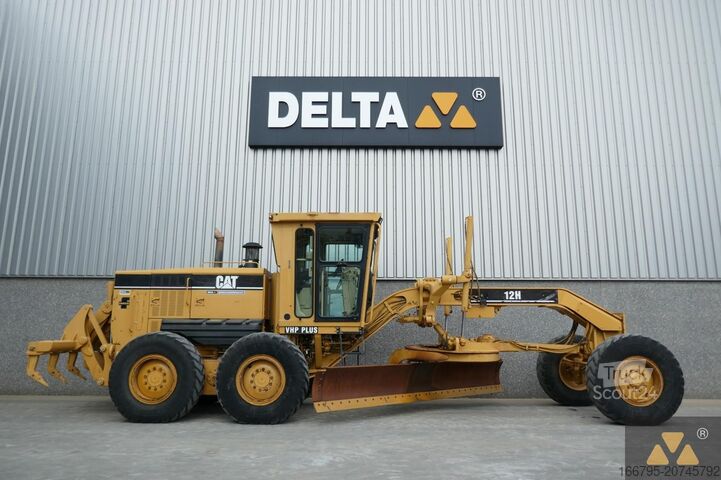 Grader Caterpillar 12H
