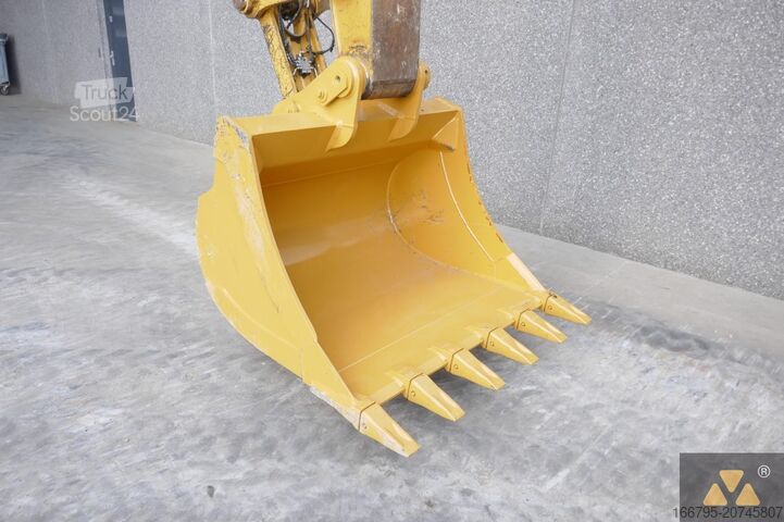 Rupsgraafmachine Caterpillar 325F LCR