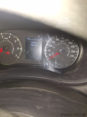 Volquete trilateral Nissan Interstar