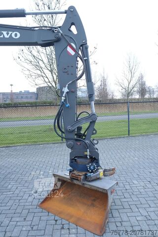 Kolesni bager Volvo EW60E | DEMO | 30 KM/H | ROTOTILT + GRIPPER | B...