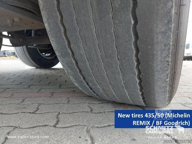 Atvira puspriekabė su tentu Schmitz Cargobull Curtainsider Mega