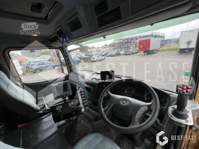 Aangepaste bestelwagen Mercedes-Benz AXOR 1833