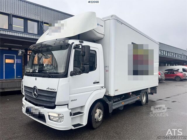Matkalaukku Mercedes-Benz Atego 823 box truck with refrigeration/freezer uni