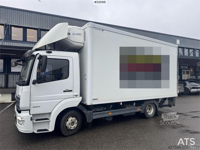 Matkalaukku Mercedes-Benz Atego 823 box truck with refrigeration/freezer uni