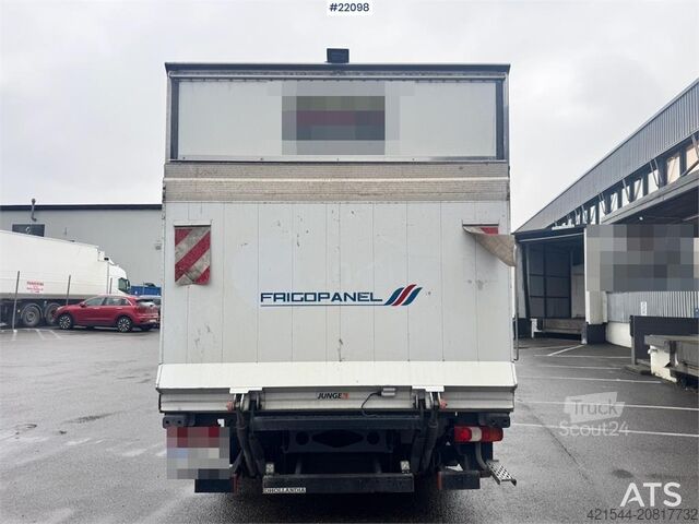 Matkalaukku Mercedes-Benz Atego 823 box truck with refrigeration/freezer uni