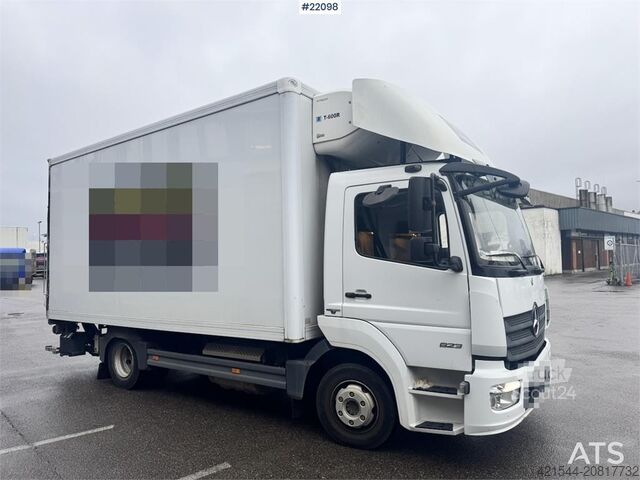 Matkalaukku Mercedes-Benz Atego 823 box truck with refrigeration/freezer uni