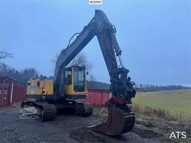 гусеничний екскаватор Volvo EC200 crawler excavator with rototilt and narrow b