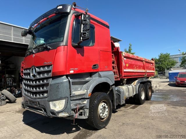 Тристранен самосвал MERCEDES-BENZ 2646