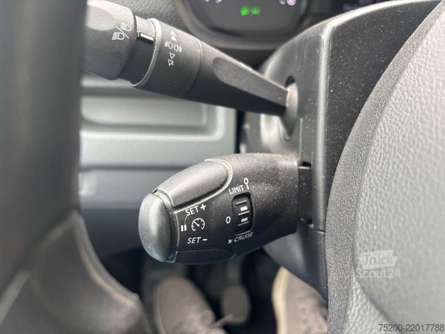 Minibus OPEL Vivaro Kombi L