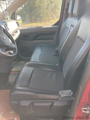 фургон-панель Toyota Pro Ace