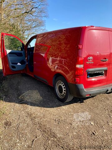 фургон-панель Toyota Pro Ace