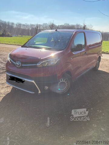 фургон-панель Toyota Pro Ace
