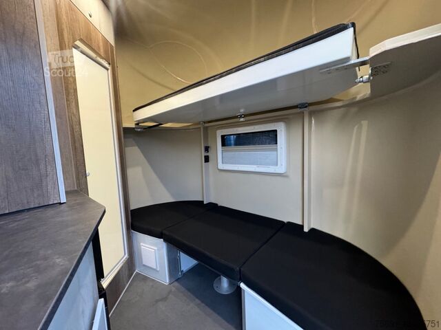 Pferdeanhänger Dickenherr 2-Pferdeanhänger mit Wohnabteil