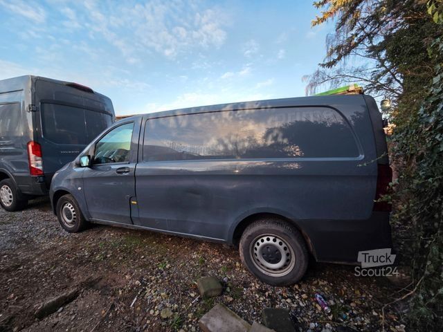 Furgoneta MERCEDES-BENZ Vito Kasten 110 Kamera Tempom. Klima Tüv neu E6