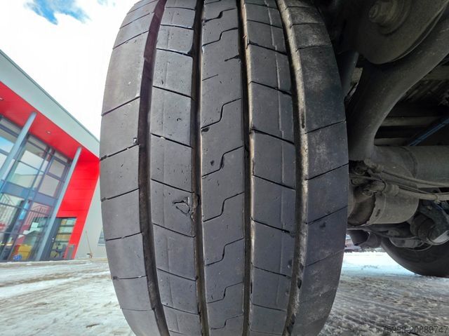 Polpriklopnik s premičnim dnom STAS S300ZX / 2 Liftachsen