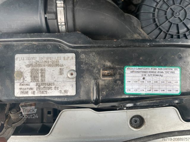 Furgoneta de caja alta FIAT Ducato Grossr.-Kasten 35 130 L4,Klima