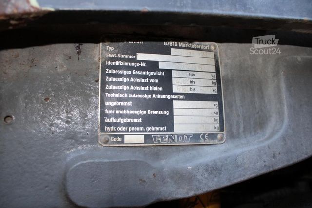 Trator FENDT 820 Vario TMS - Frontlader STOLL - Nr.: 183