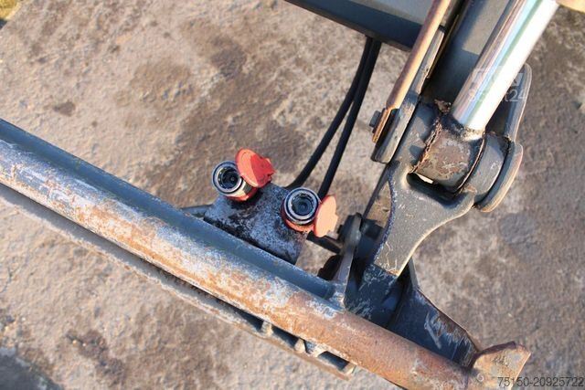 Trator FENDT 820 Vario TMS - Frontlader STOLL - Nr.: 183