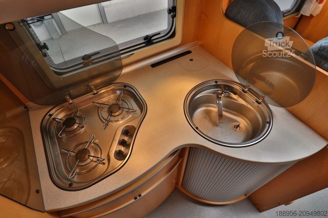 Yarı entegre karavan TEC Freetec 708 TI / Einzelbetten / Klima / Garage