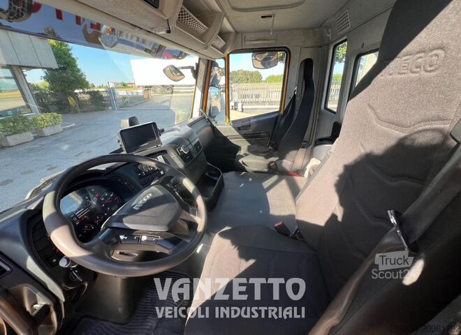 PLATFORM RÁMPÁVAL Iveco STRALIS AD320S42