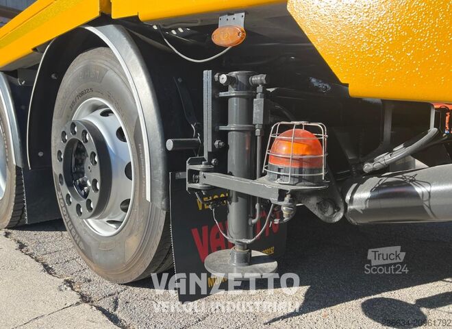 PLATFORM RÁMPÁVAL Iveco STRALIS AD320S42