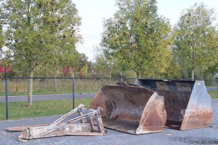 Chargeuse Caterpillar 938 M | 2X BUCKET | JIB | FORKS | BSS | GOOD CO...