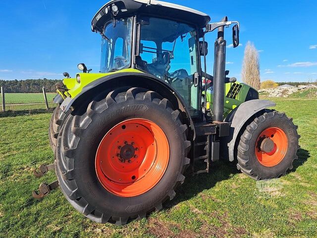 Tractor CLAAS Arion 650