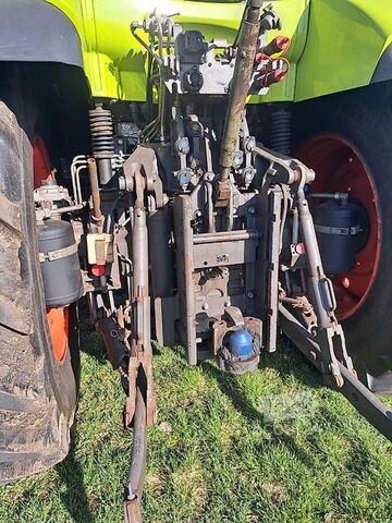 Tractor CLAAS Arion 650