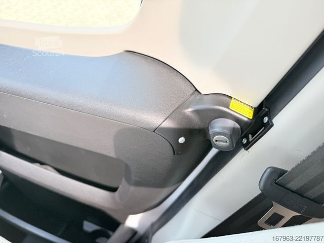Polointegrovaný obytný vůz CARADO V337 Pro ~ NAVI - MJ24 ...