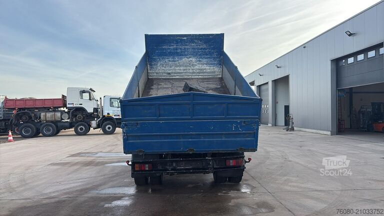 Tipper 3 côtés MAN 17.232 (6 CYLINDER / MANUAL PUMP / PÖMPE MANUELLE)