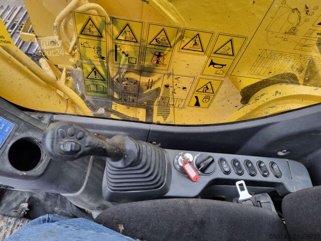 Pelle sur chenilles Komatsu PC 228 USLC-8