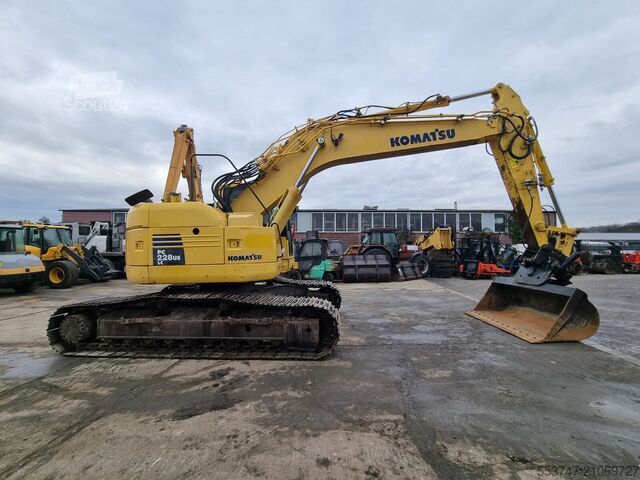 Paletli ekskavatör Komatsu PC 228 USLC-8
