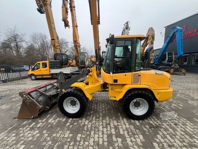 Lader Volvo L 30 G