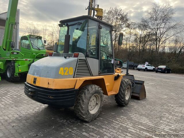 Încărcător pe roți Kramer 420