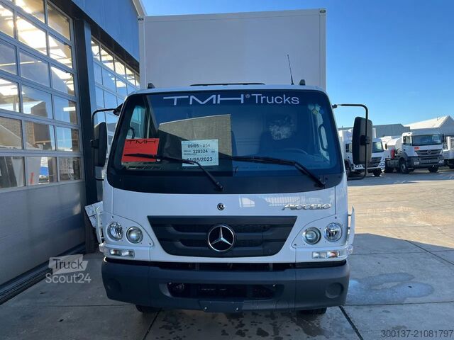 Suitcase Mercedes-Benz Accelo 915 4x2 Closed Cargo Truck