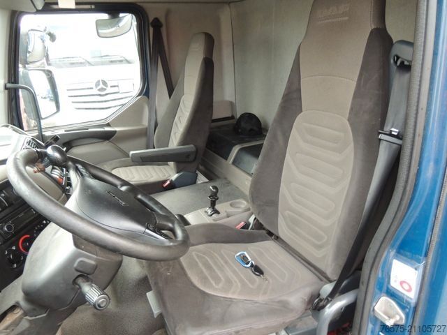 Camión caja DAF LF55 250 Koffer + LBW