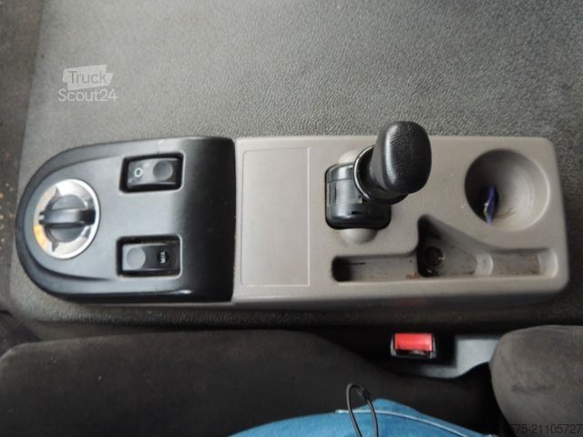 Camión caja DAF LF55 250 Koffer + LBW