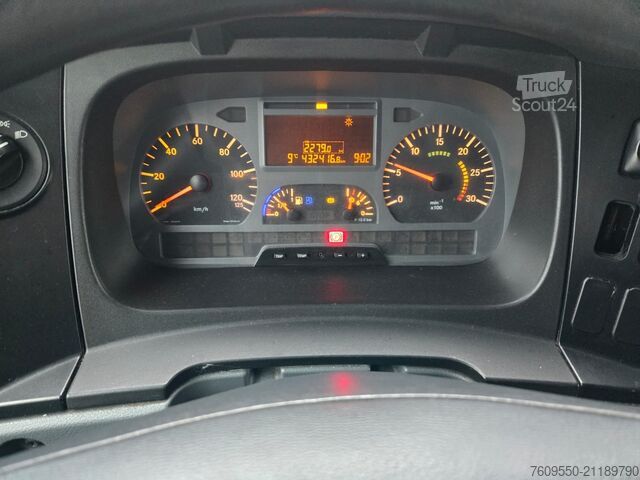 منصة عمل مركبة على شاحنة Mercedes Benz Atego