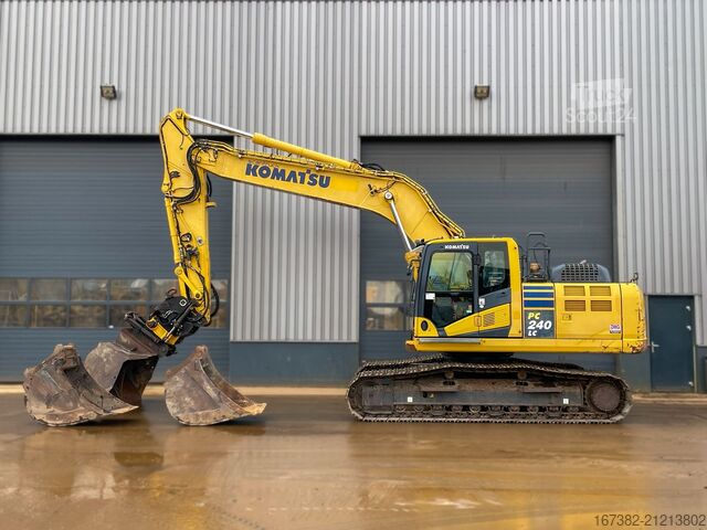 Crawler excavator Komatsu PC240LC-10 Engcon and 3 x bucket