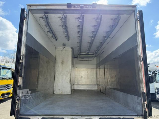 Camion frigorifique MAN TGL 12.220 L FLEISCH-Kühlk.*5 Rohrbahnen*THERMO