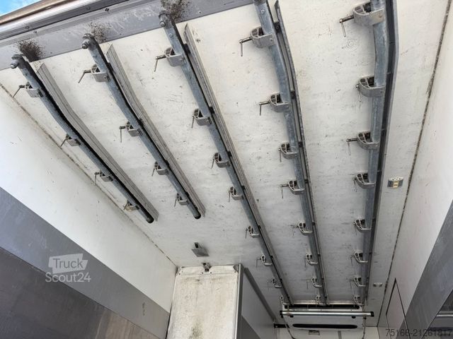 Camion frigorifique MAN TGL 12.220 L FLEISCH-Kühlk.*5 Rohrbahnen*THERMO