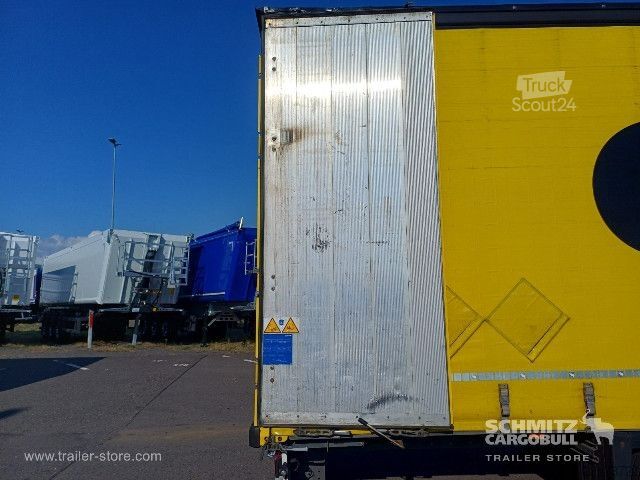 Semiremorcă deschisă cu prelată Schmitz Cargobull Curtainsider Mega Getränke