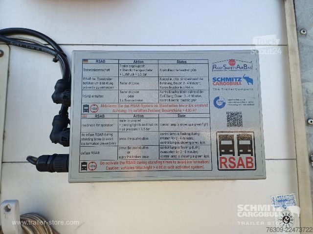 Semiremorcă deschisă cu prelată Schmitz Cargobull Curtainsider Mega Getränke