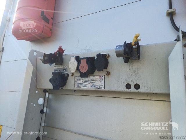 Semiremorcă deschisă cu prelată Schmitz Cargobull Curtainsider Mega Getränke