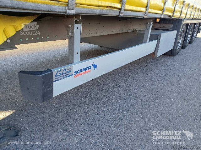 Semiremorcă deschisă cu prelată Schmitz Cargobull Curtainsider Mega Getränke