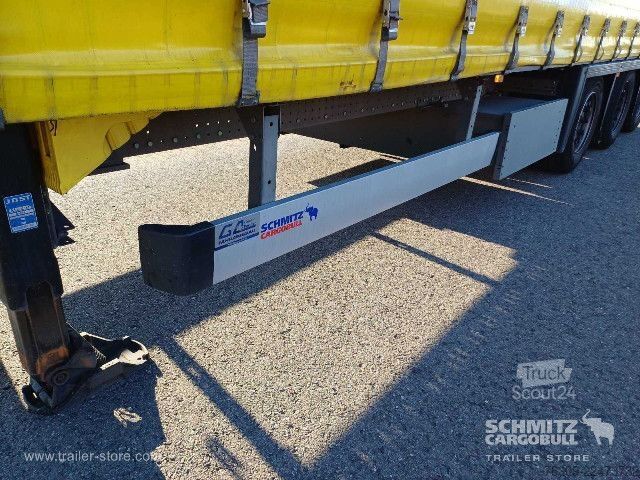 Semiremorcă deschisă cu prelată Schmitz Cargobull Curtainsider Mega Getränke