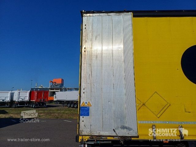 Semiremorcă deschisă cu prelată Schmitz Cargobull Curtainsider Mega Getränke