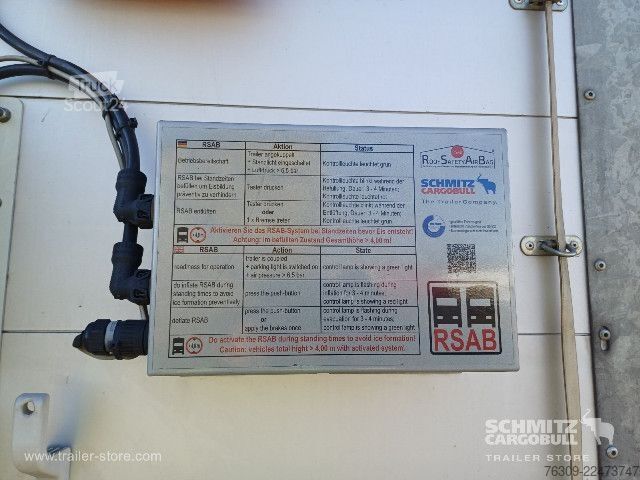 Semiremorcă deschisă cu prelată Schmitz Cargobull Curtainsider Mega Getränke